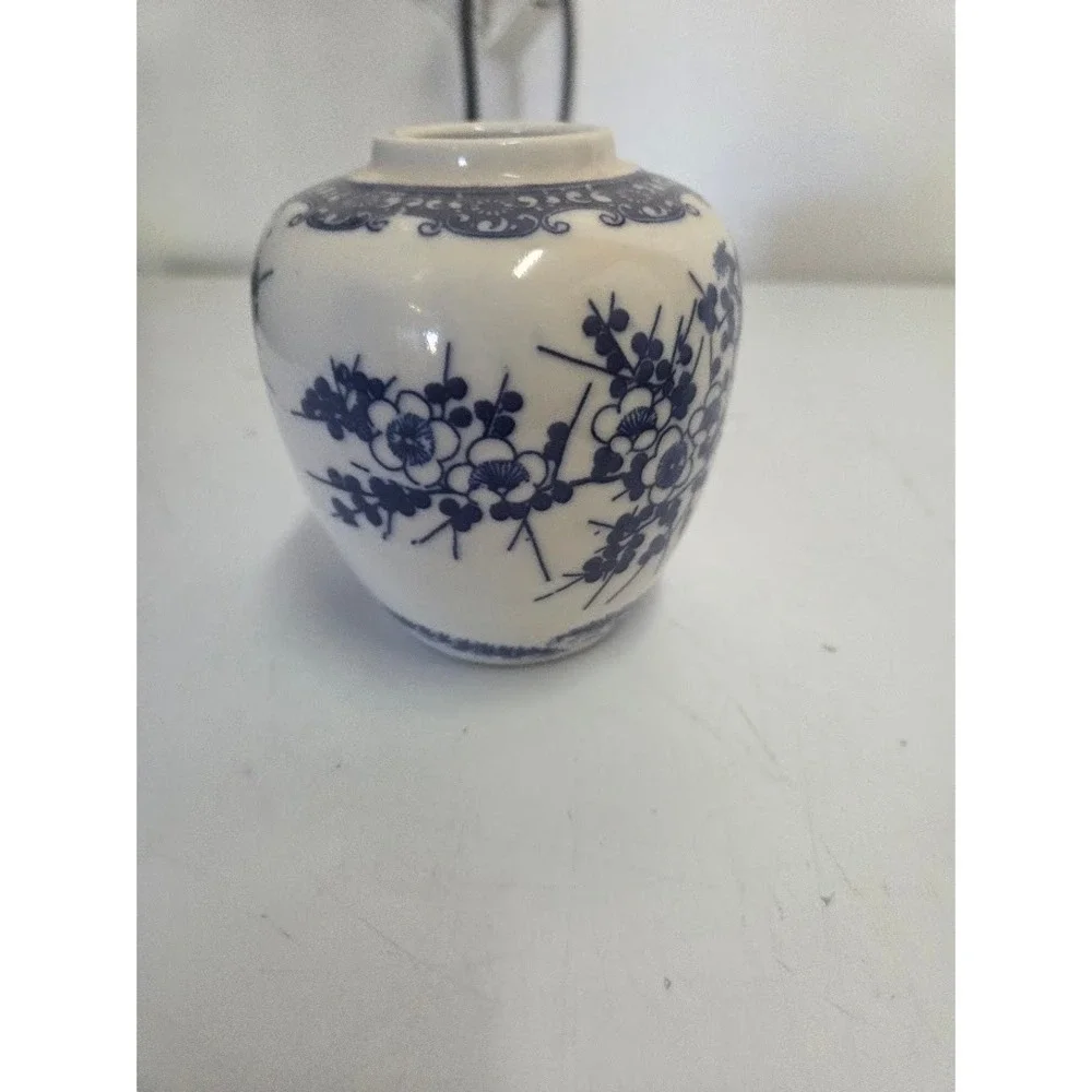 Vintage Blue and White Porcelain Ginger Jar Floral Bud Vase Chinoiserie 4 Inch